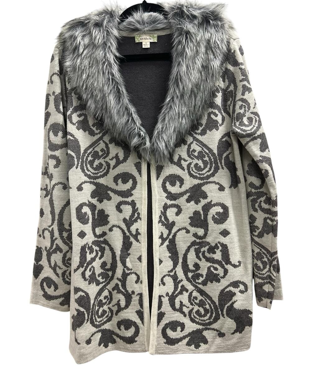 Nurture brand gray damask pattern removable plush faux fur collar cardigan sz S